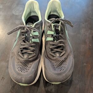 Altra Mint and Black Sneakers